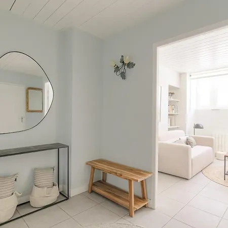 Appartement Moderne Avec 2 Chambres, Cœur De